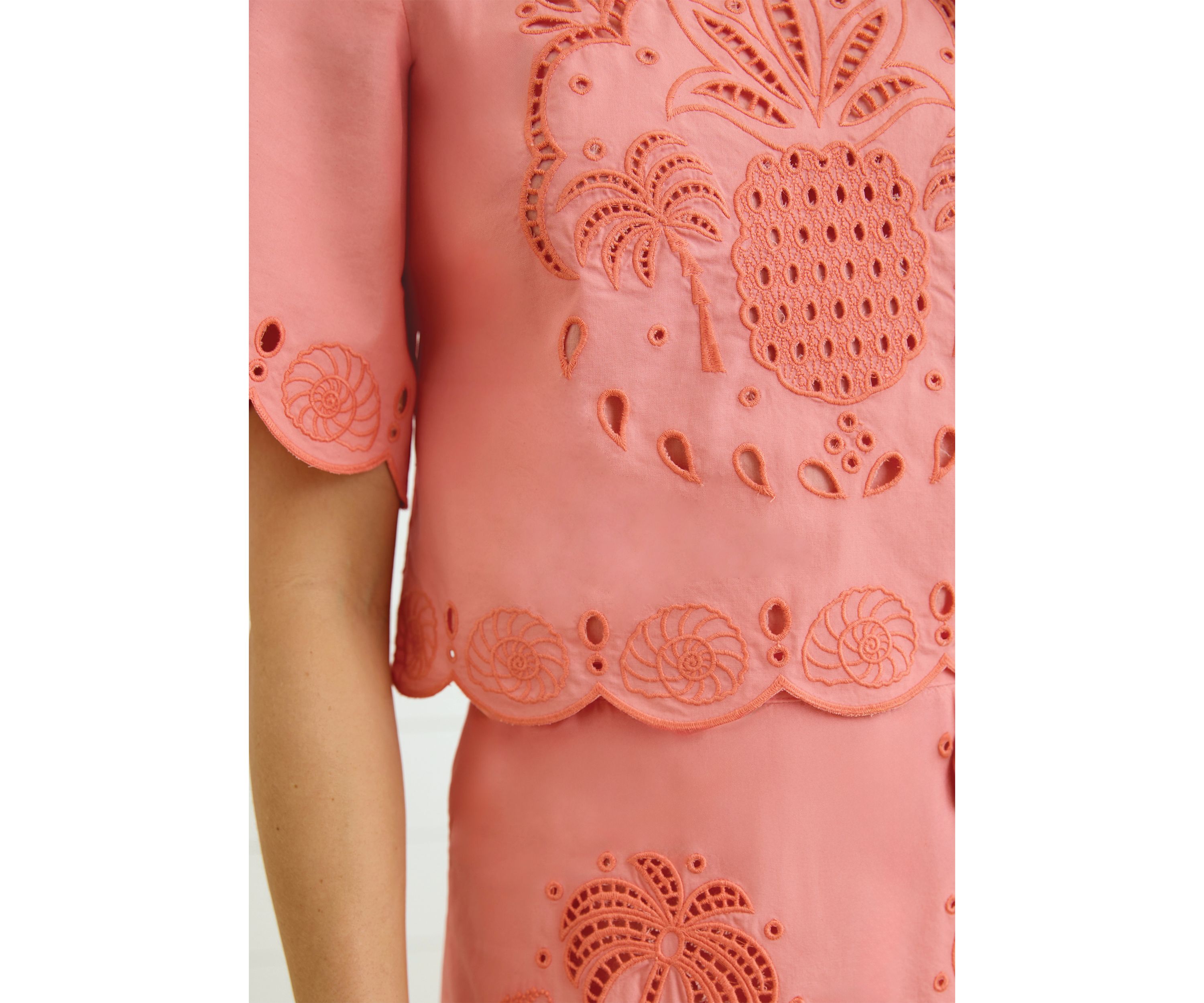 Sewing Down South x Crown & Ivy™ Hayes Short Sleeve Embroidered Blouse
