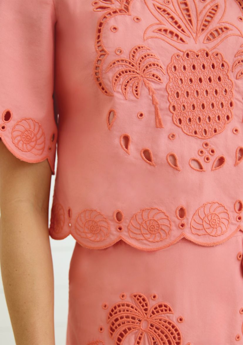 Sewing Down South x Crown & Ivy™ Hayes Short Sleeve Embroidered Blouse