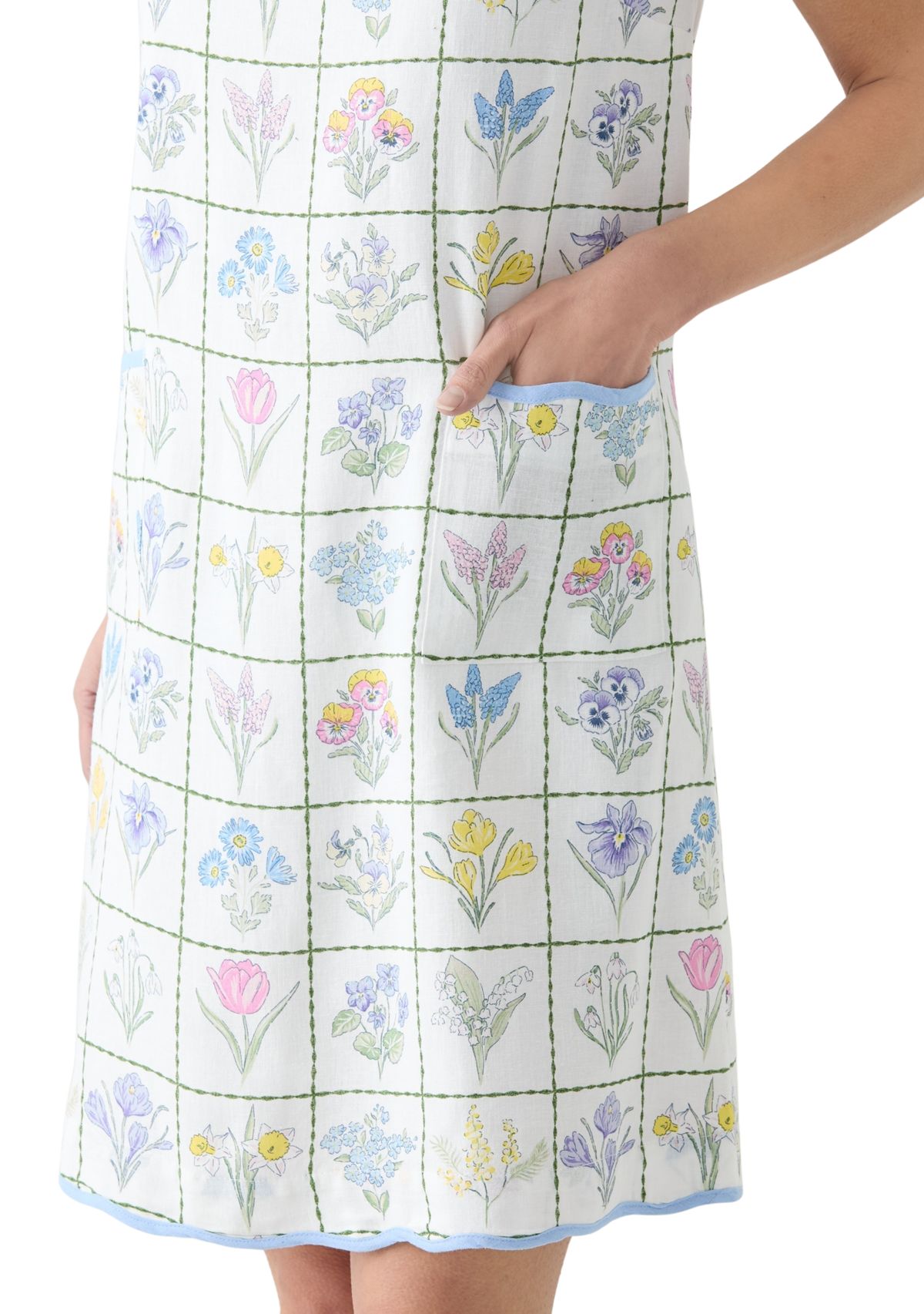 Petite Sleeveless Scallop Shift Dress