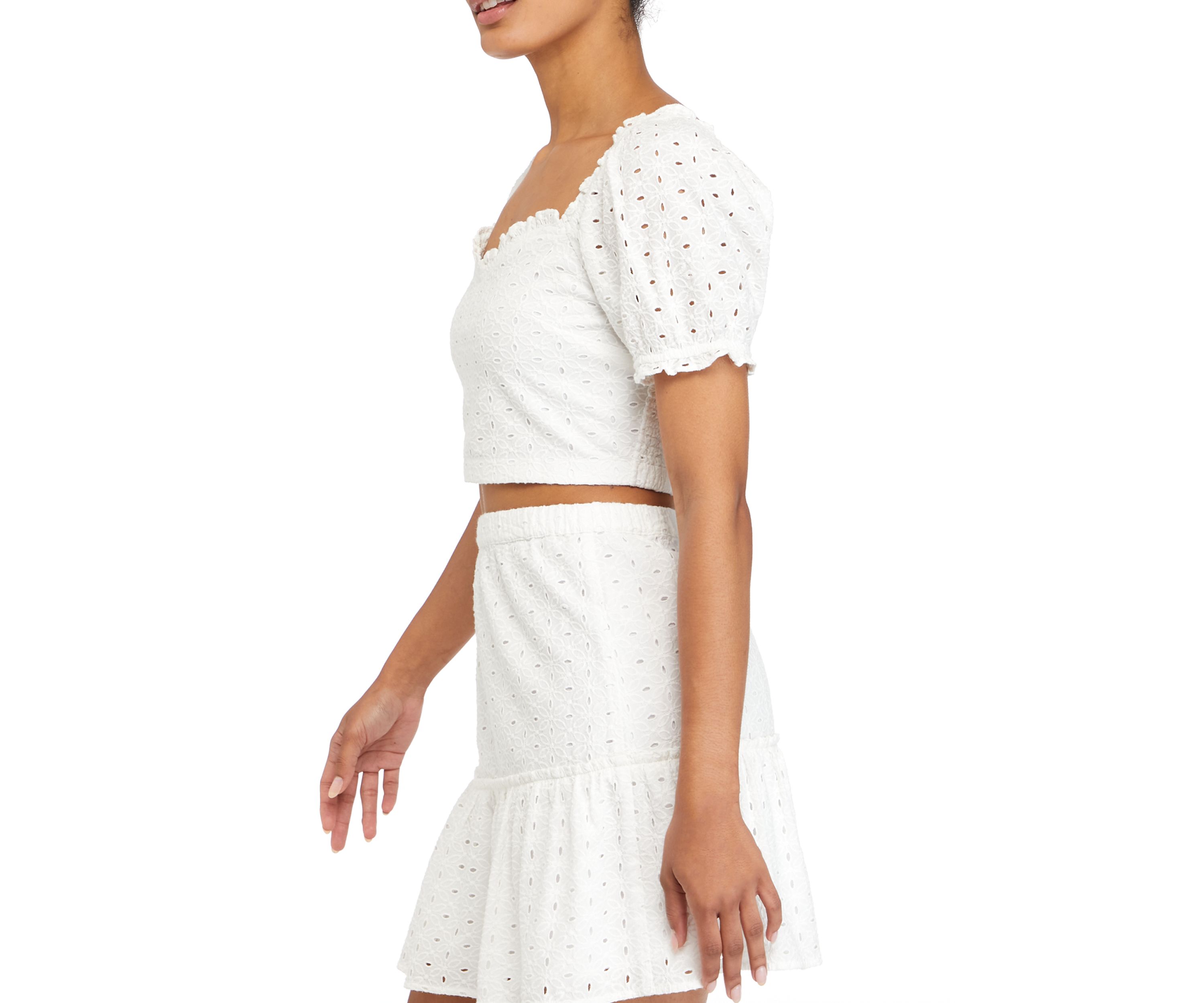 Juniors Eyelet Puff Sleeve Crop Top