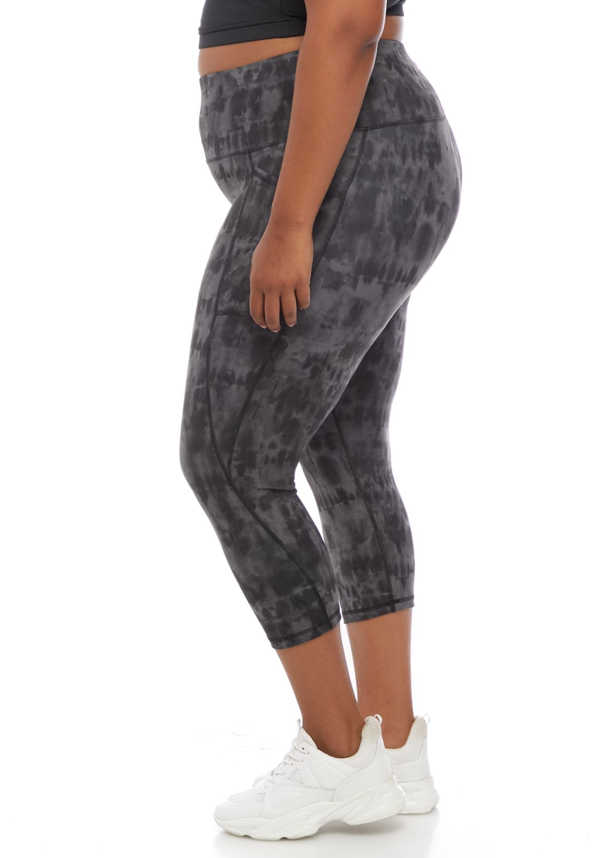 Plus Size Peached Printed Capri Length Leggings with Pockets