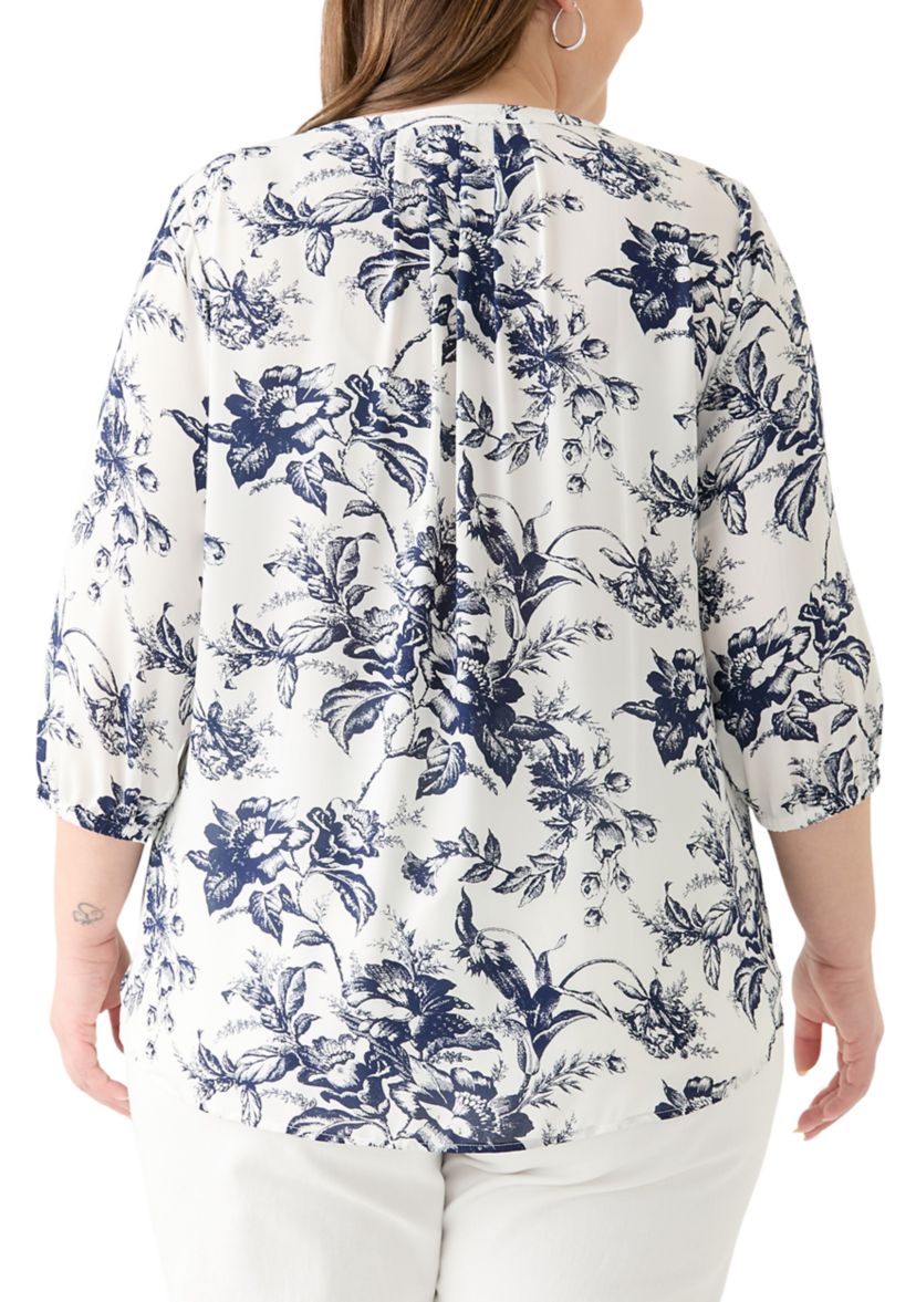 Plus Size 3/4 Sleeve Split Neck Woven Blouse