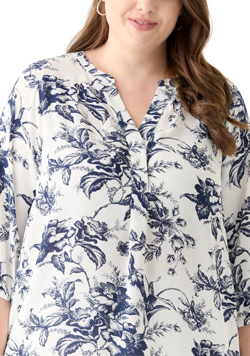 Plus Size 3/4 Sleeve Split Neck Woven Blouse