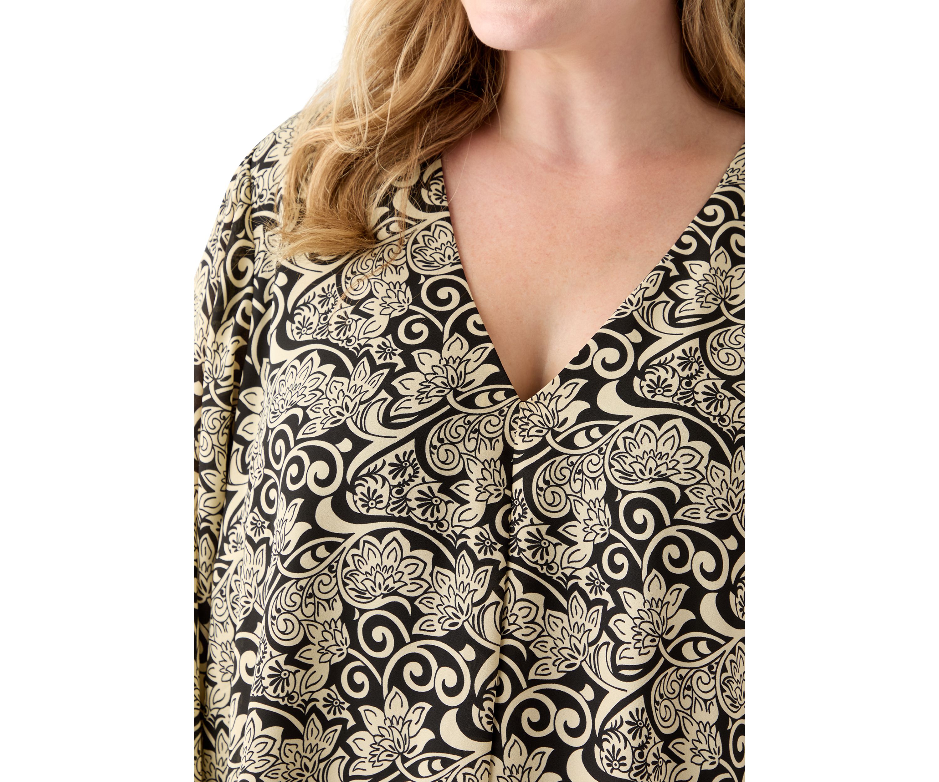 Plus Size 3/4 Sleeve Ornate Print Top