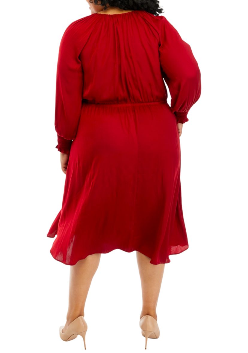 Plus Size Split Neck Airflow Dress