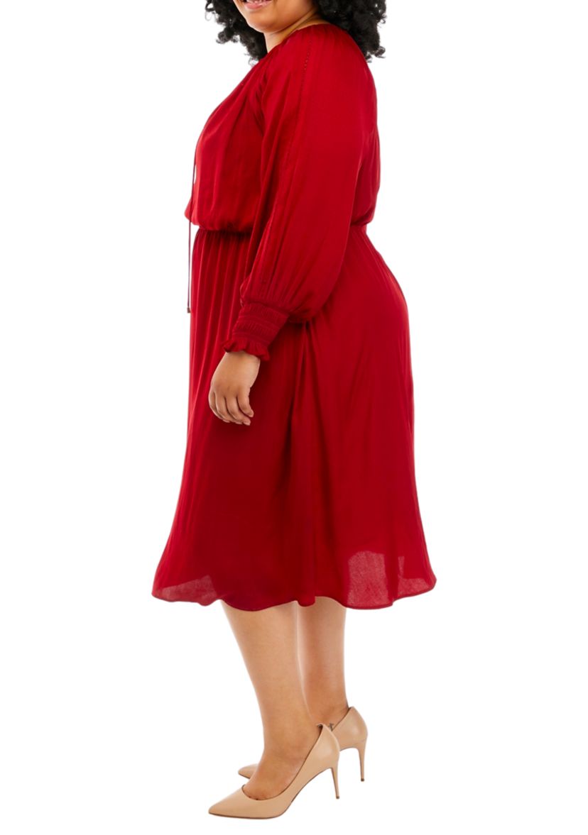 Plus Size Split Neck Airflow Dress