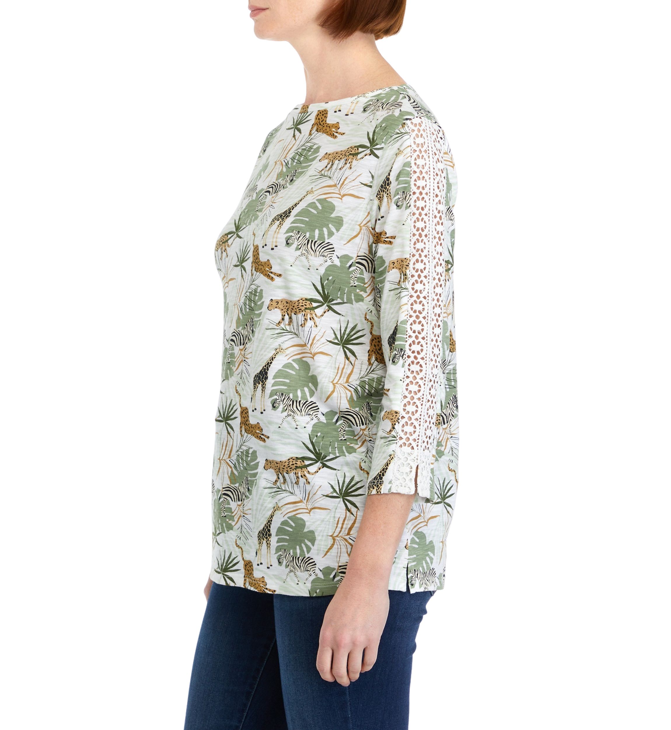 Womens 3/4 Sleeve Crochet Trim Printed T-Shirt