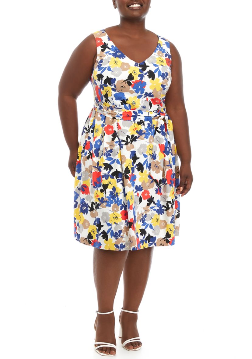 Plus Size Sleeveless V-Neck Floral Fit and Flare Midi Dress