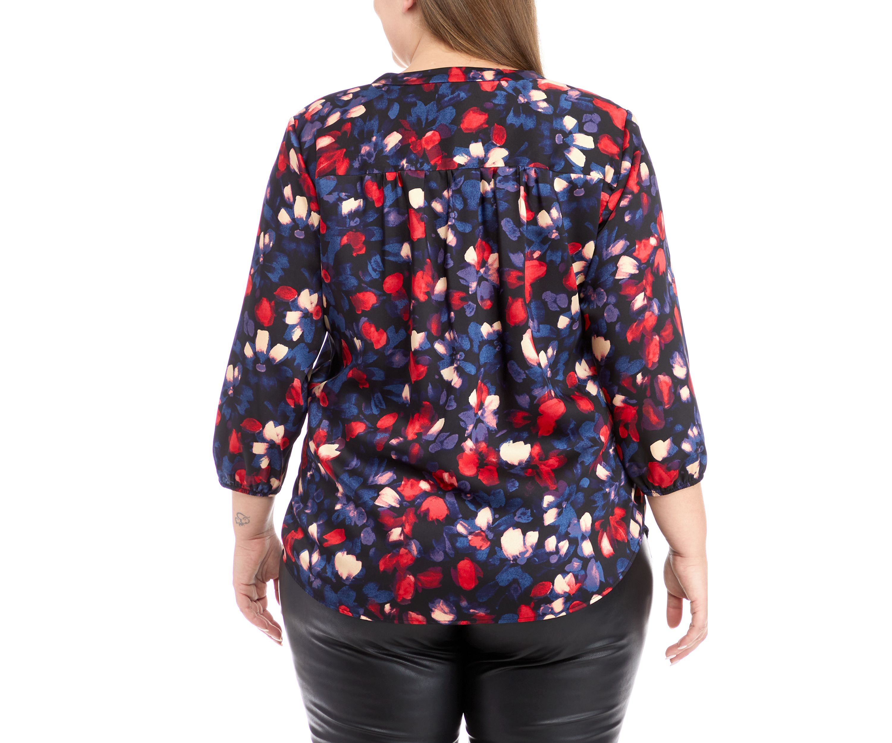 Plus Size 3/4 Sleeve V-Neck Pleat Front Tunic Top