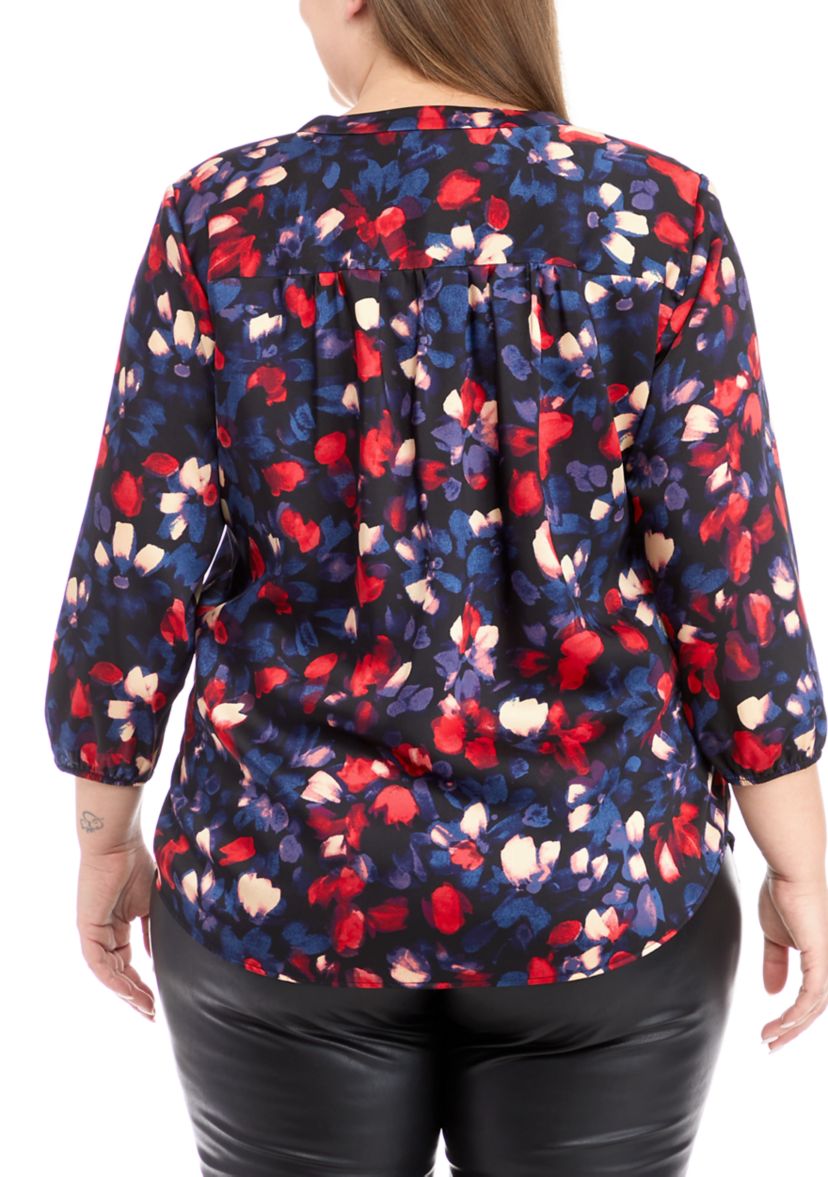 Plus Size 3/4 Sleeve V-Neck Pleat Front Tunic Top