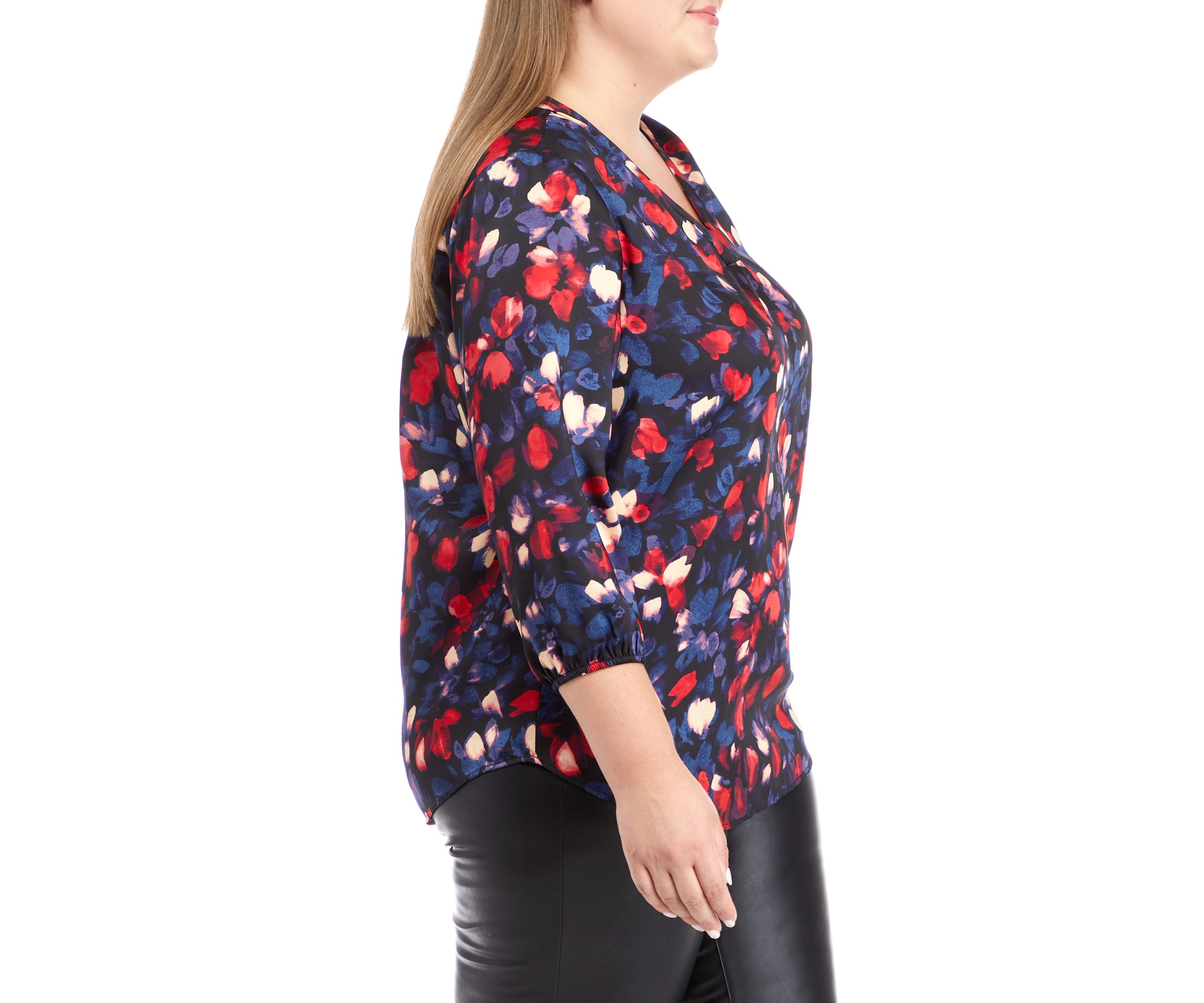 Plus Size 3/4 Sleeve V-Neck Pleat Front Tunic Top