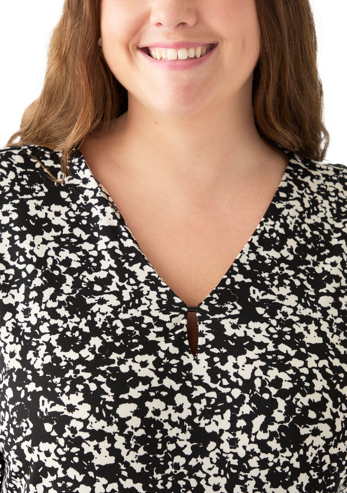 Plus Size Printed Moss Crepe 3/4 Sleeve V-Neck Top with Tube Trim