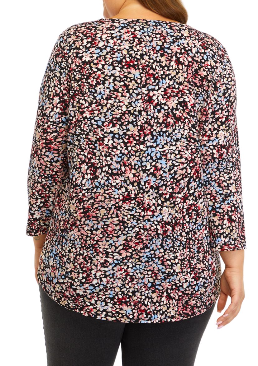 Plus Size 2/4 Sleeve Floral Top 