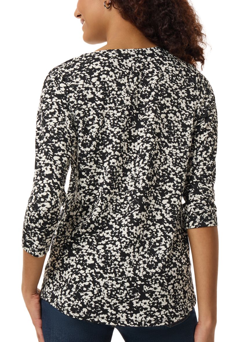 Petite Three Quarter V-Neck Noodle Print Top