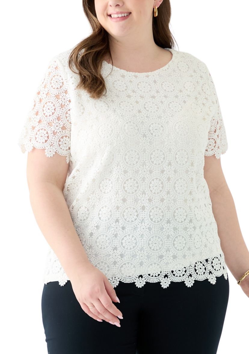Plus Size Medallion Lace Short Sleeve Top