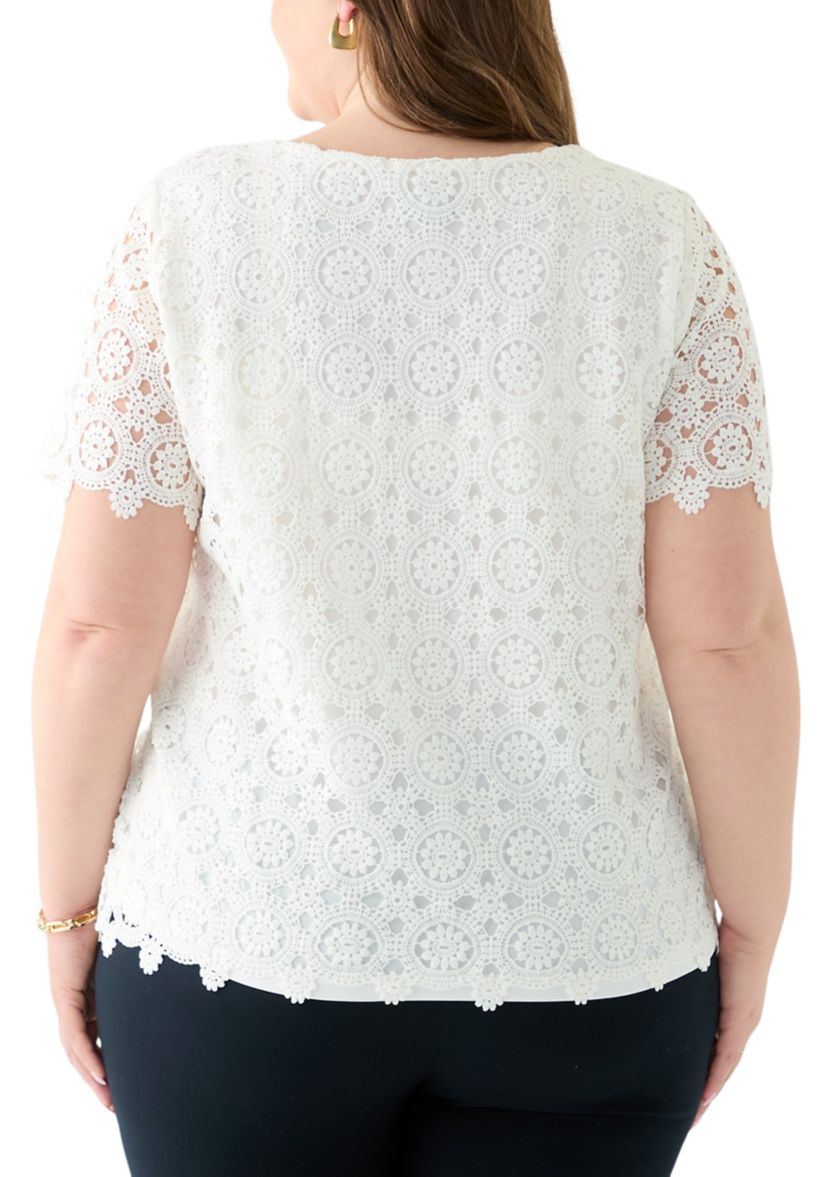 Plus Size Medallion Lace Short Sleeve Top