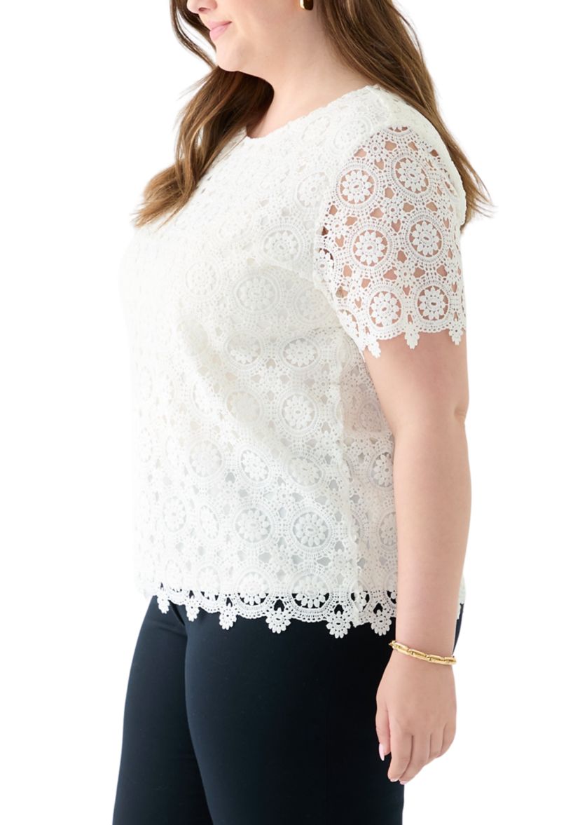 Plus Size Medallion Lace Short Sleeve Top