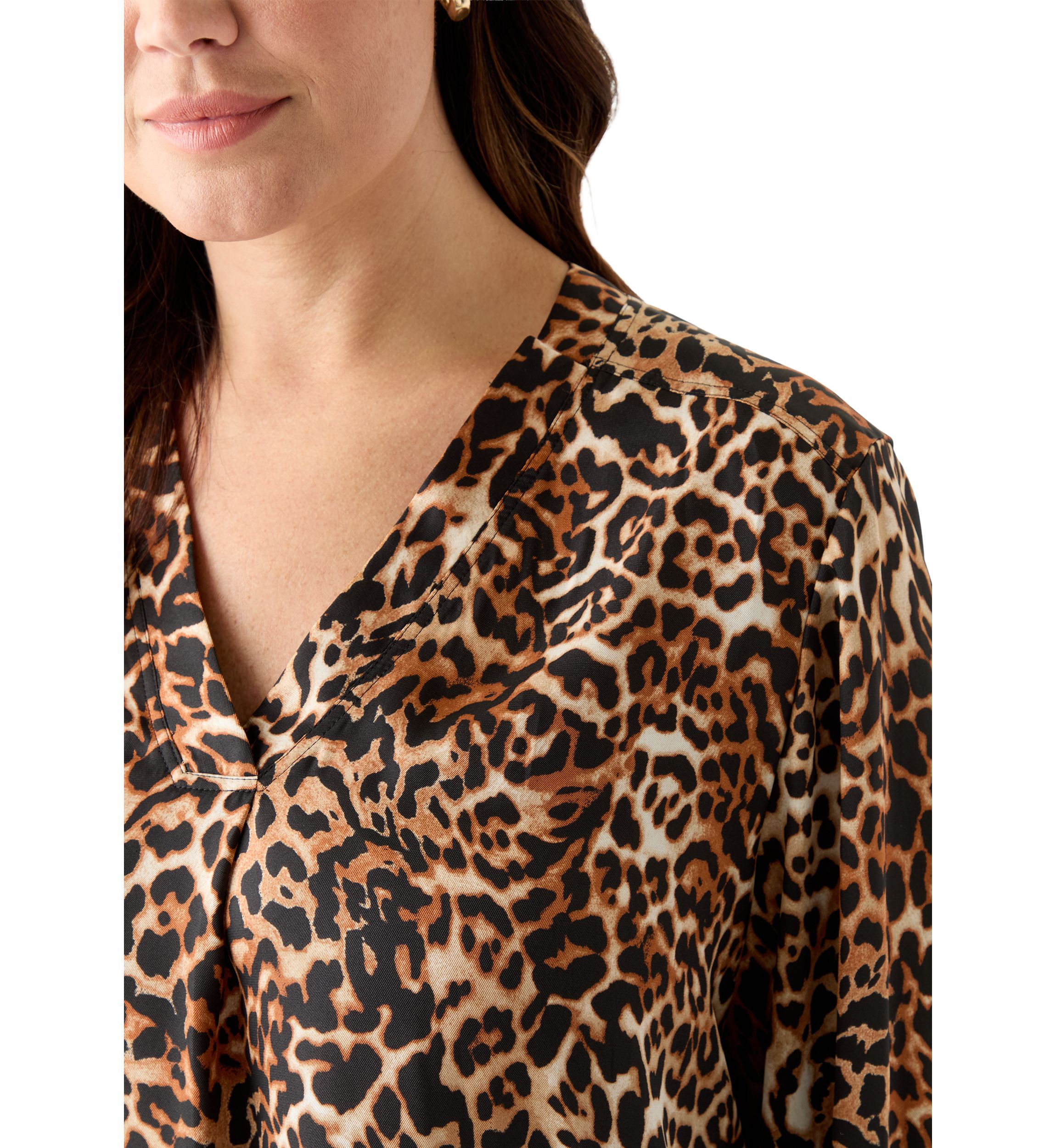 Plus Size 3/4 Sleeve Satin V-Neck Shirt