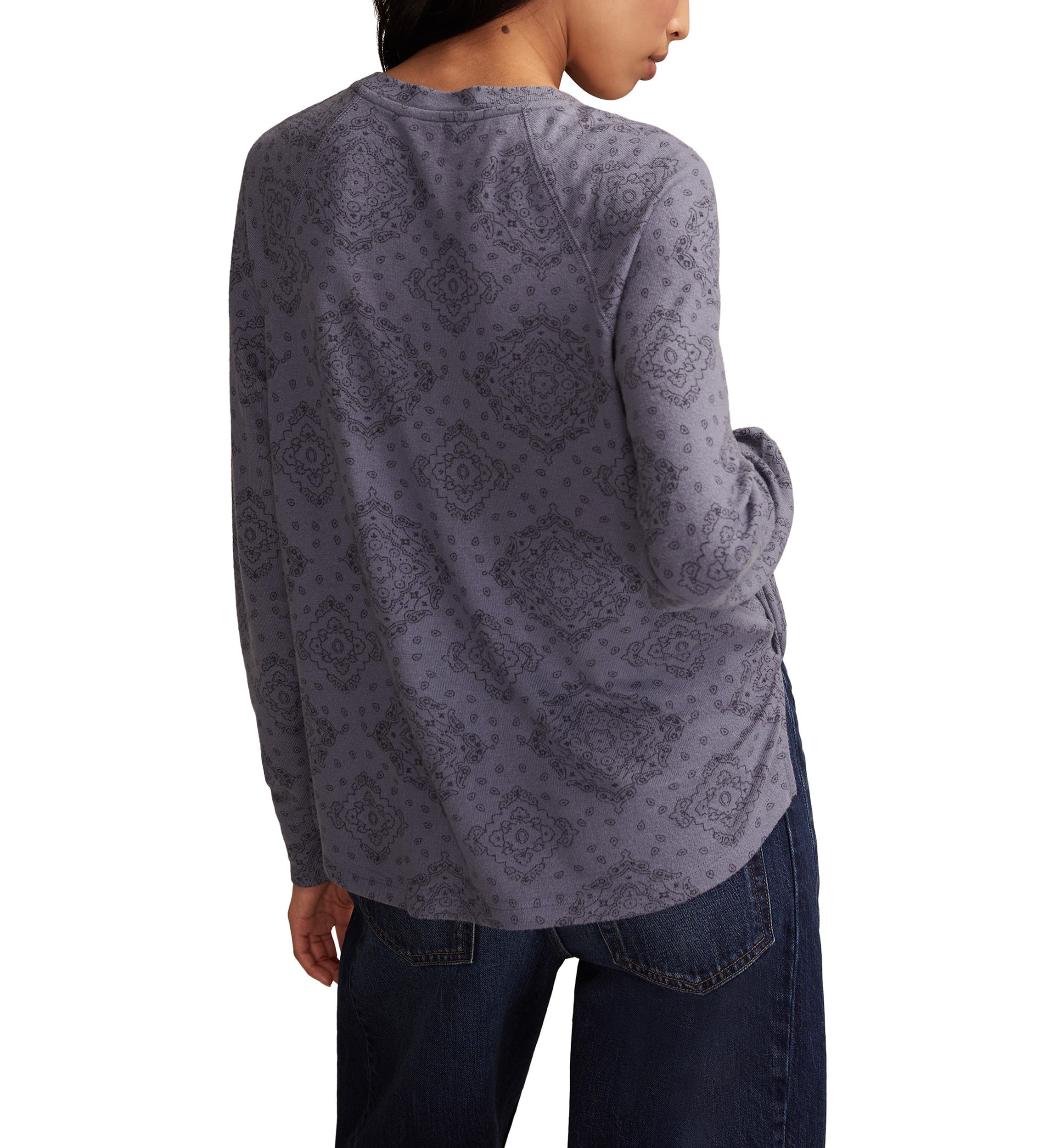 Womens Cloud Knit Printed Top