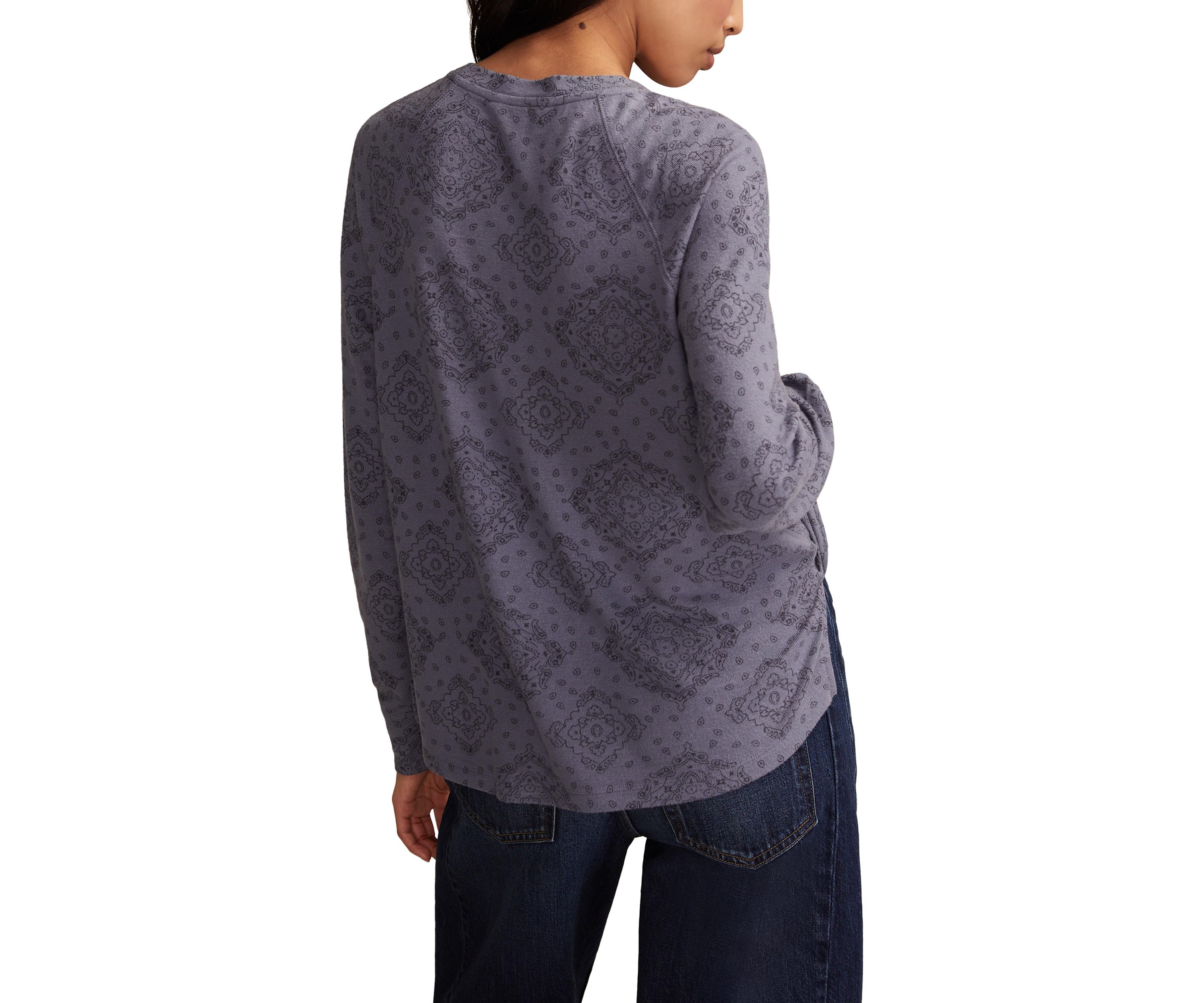 Womens Cloud Knit Printed Top