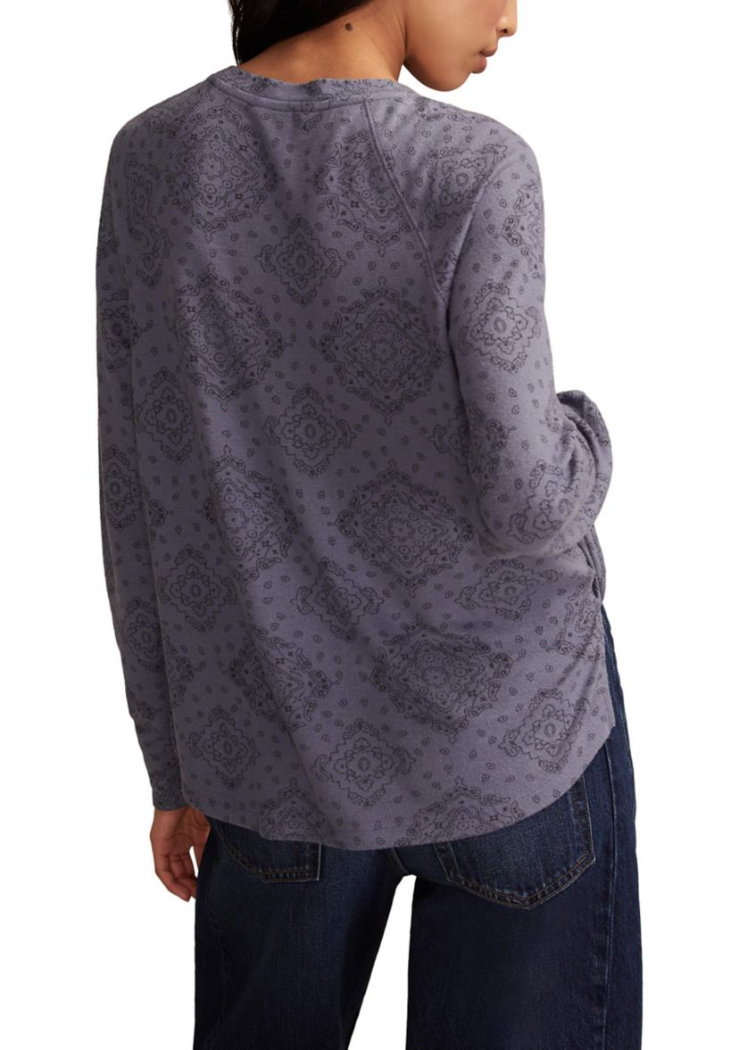 Womens Cloud Knit Printed Top