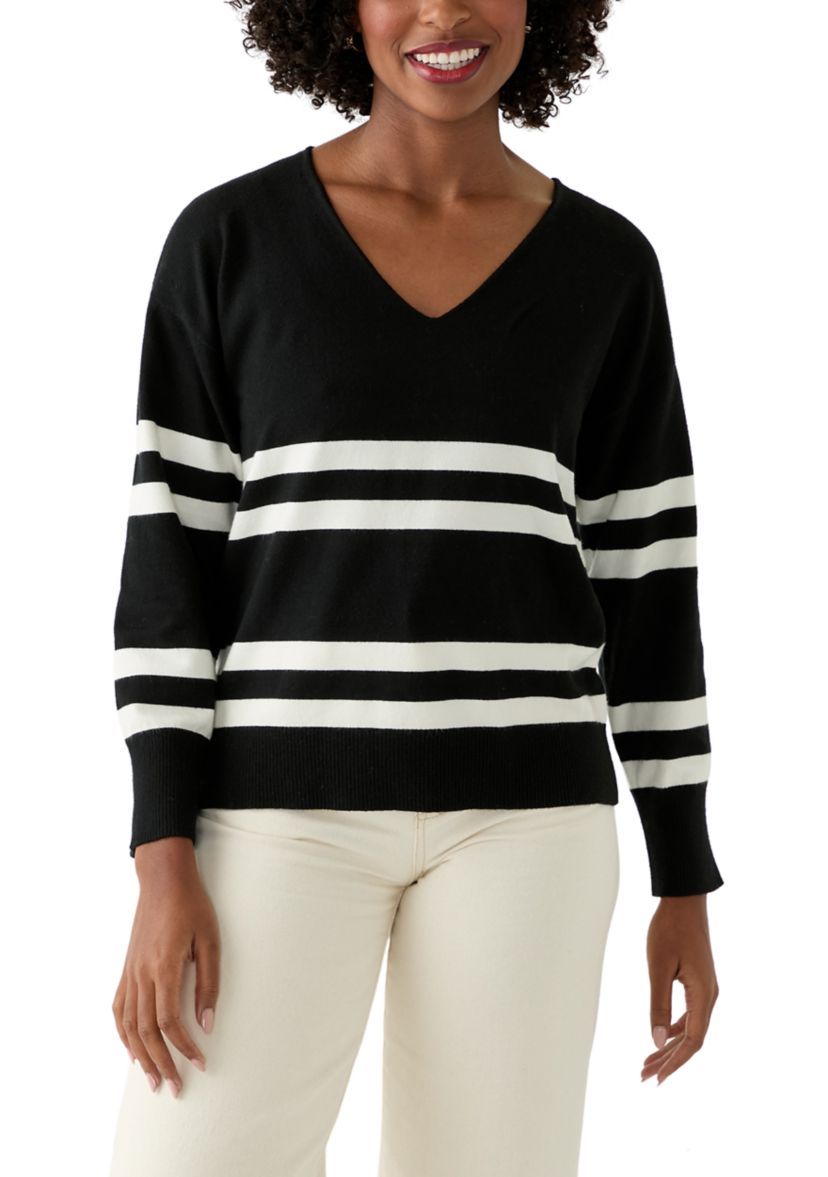 Womens Fine Gauge V-Neck Sweater Knit Top