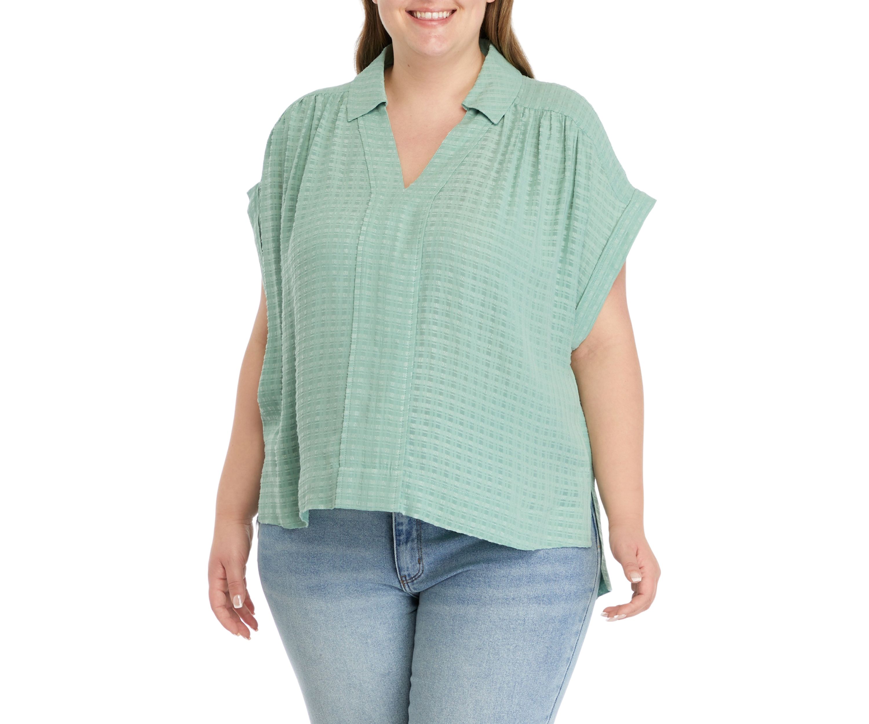 Plus Size Collared Short Sleeve Top
