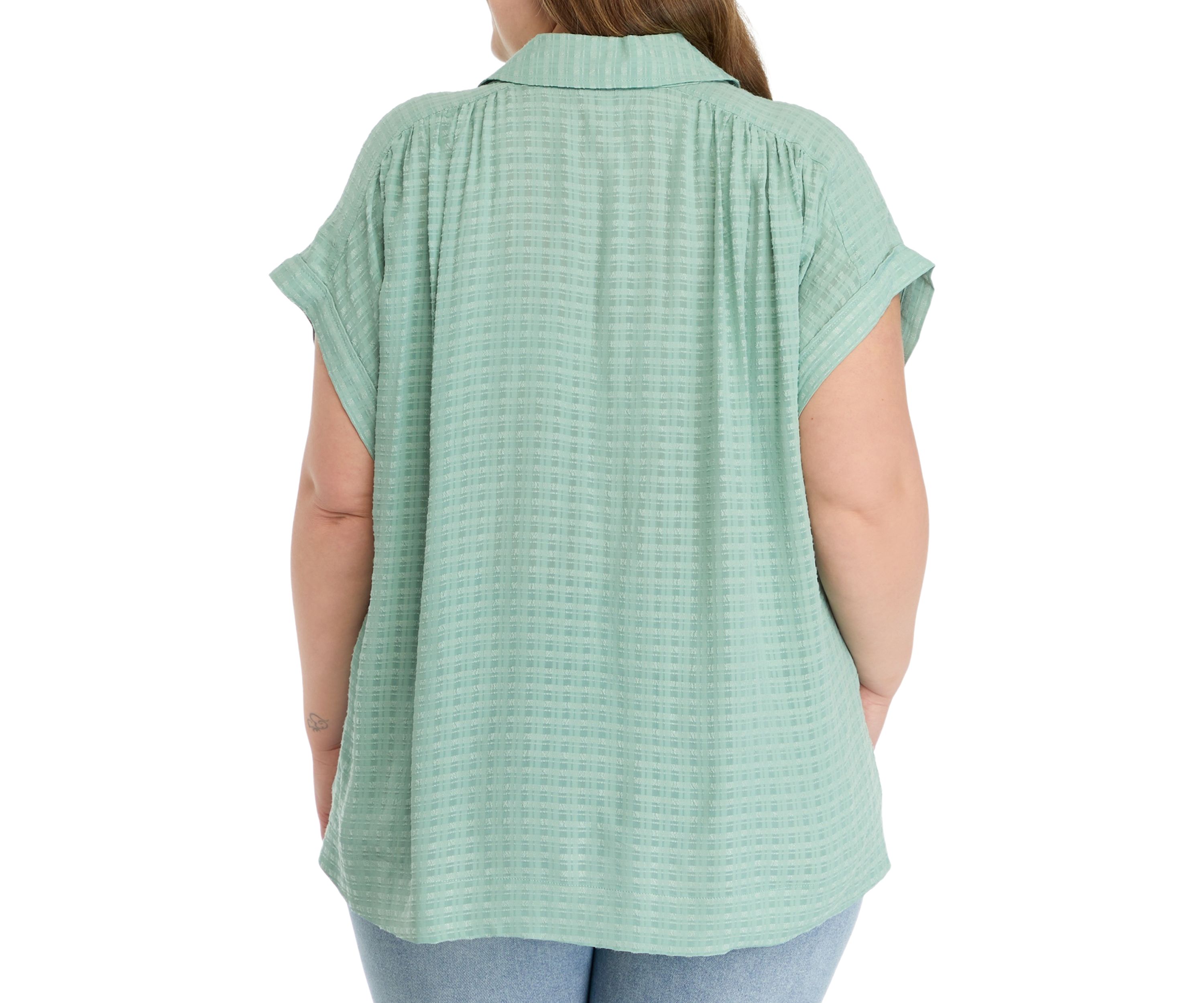 Plus Size Collared Short Sleeve Top