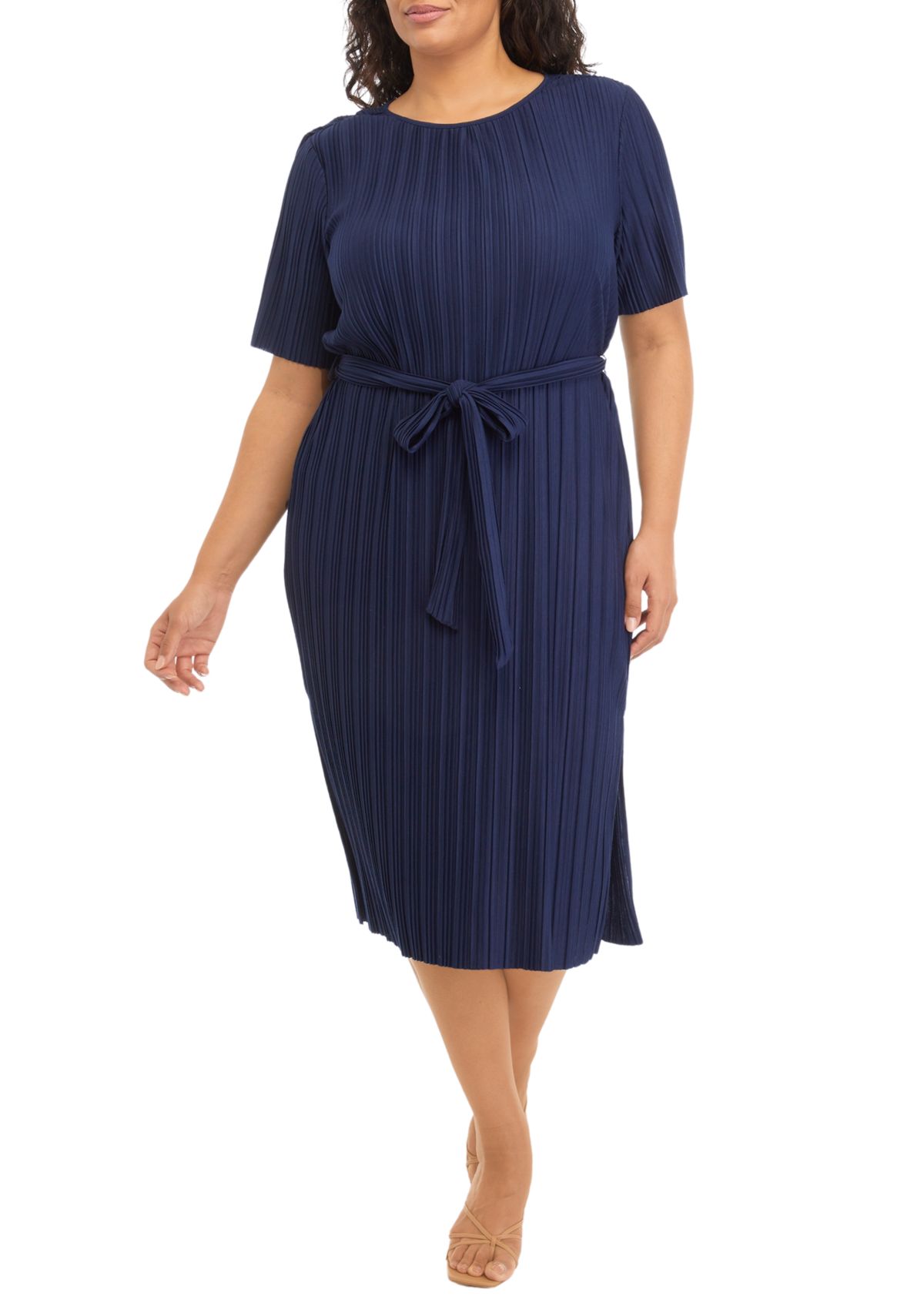 Plus Size Elbow Pleated Dress