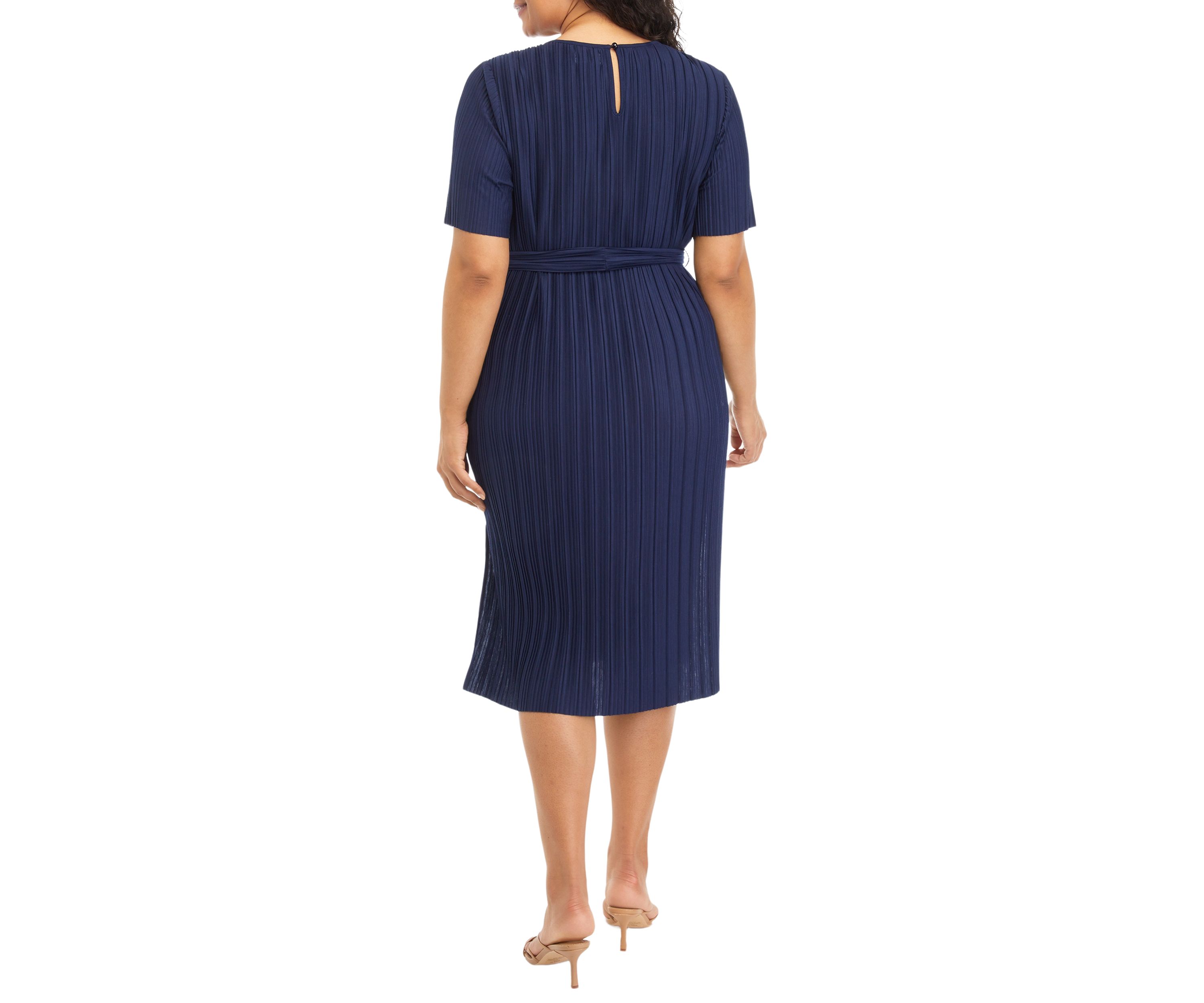Plus Size Elbow Pleated Dress