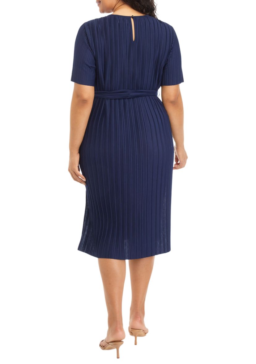 Plus Size Elbow Pleated Dress