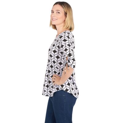 Geometric puff print knit top