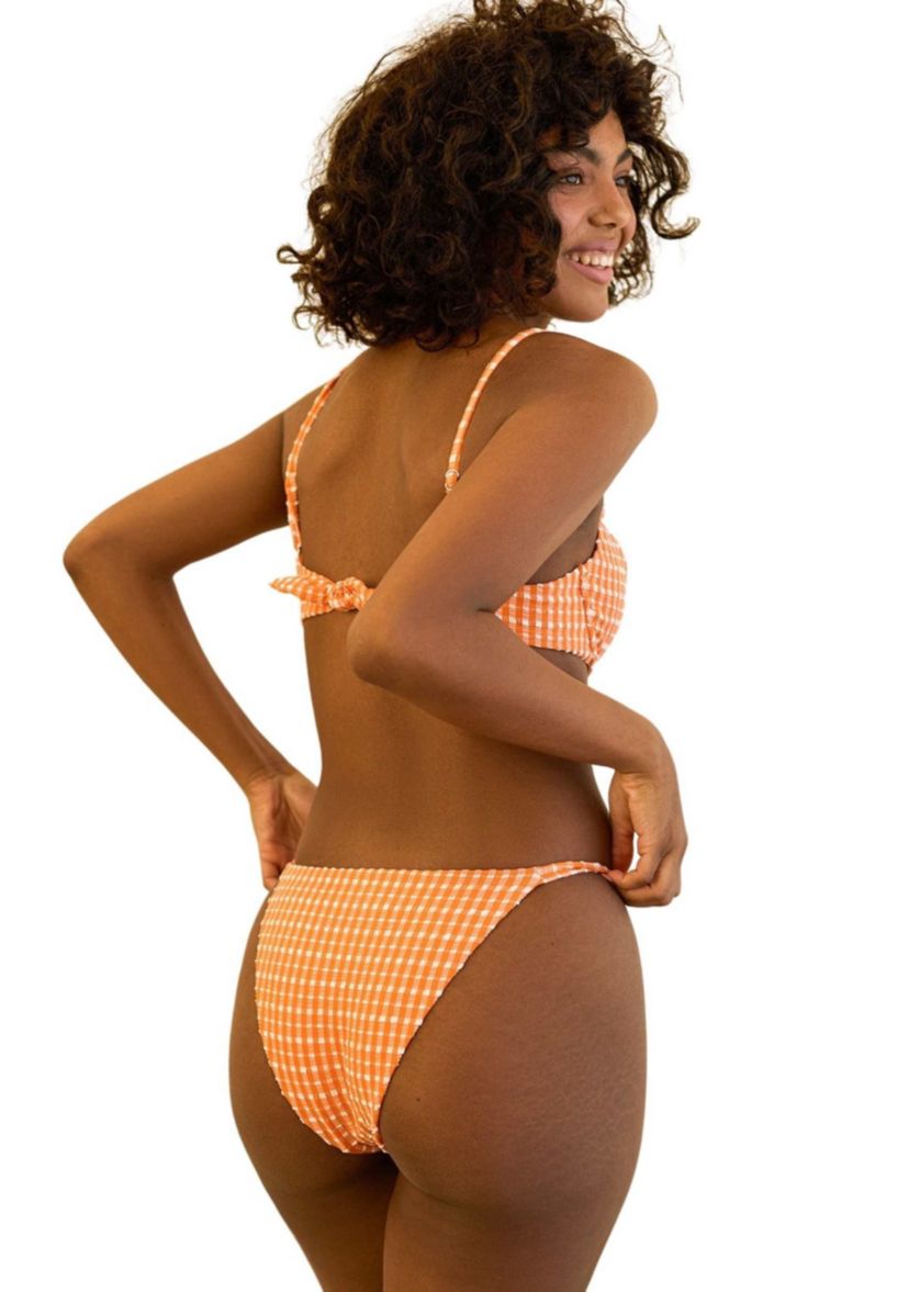 Halle Bottom