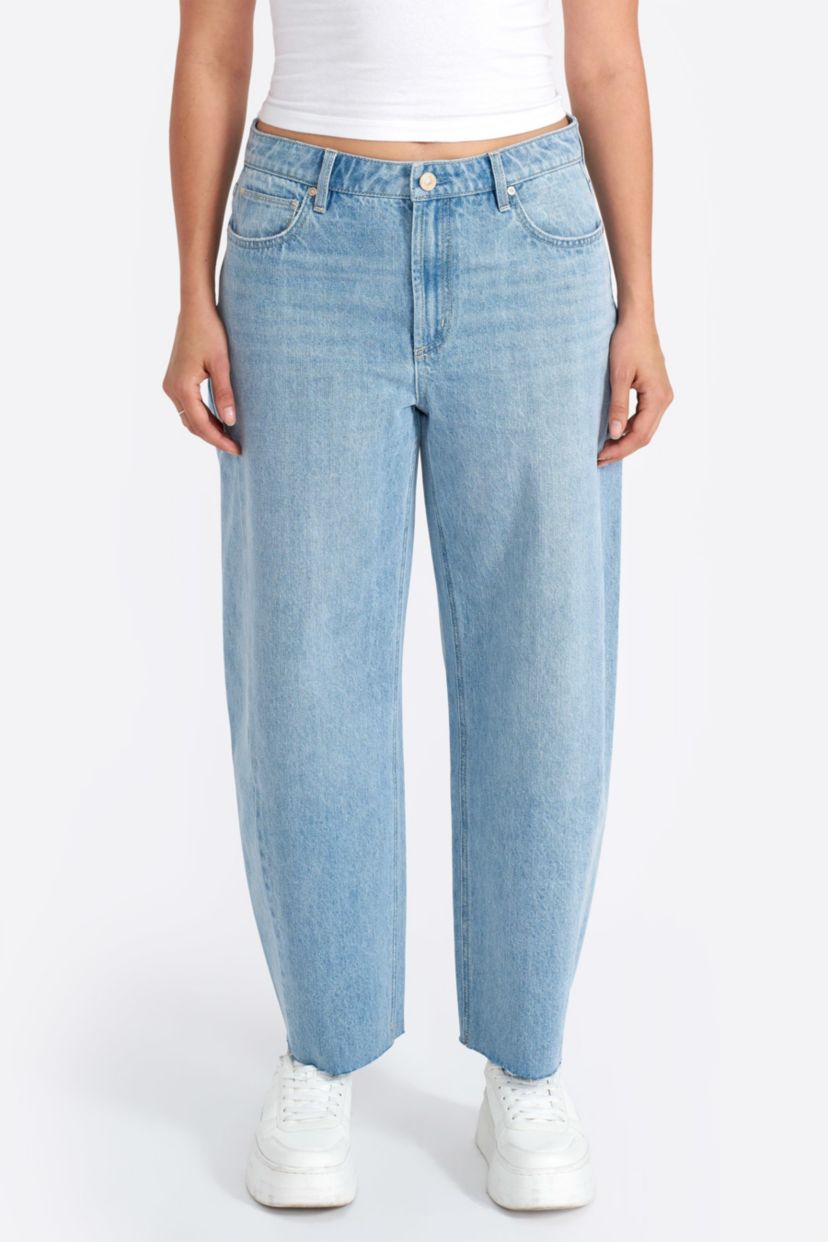 BARREL JEAN