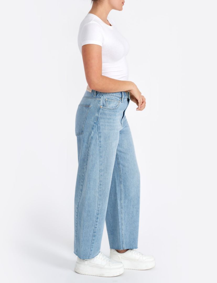 BARREL JEAN