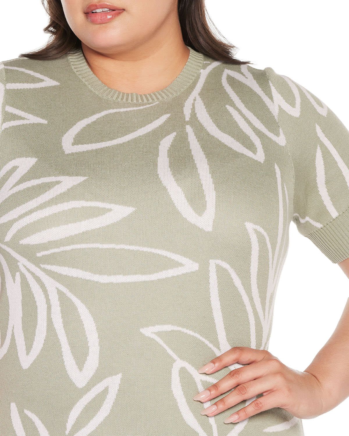 Plus Size Floral Jacquard Short Sleeve Sweater