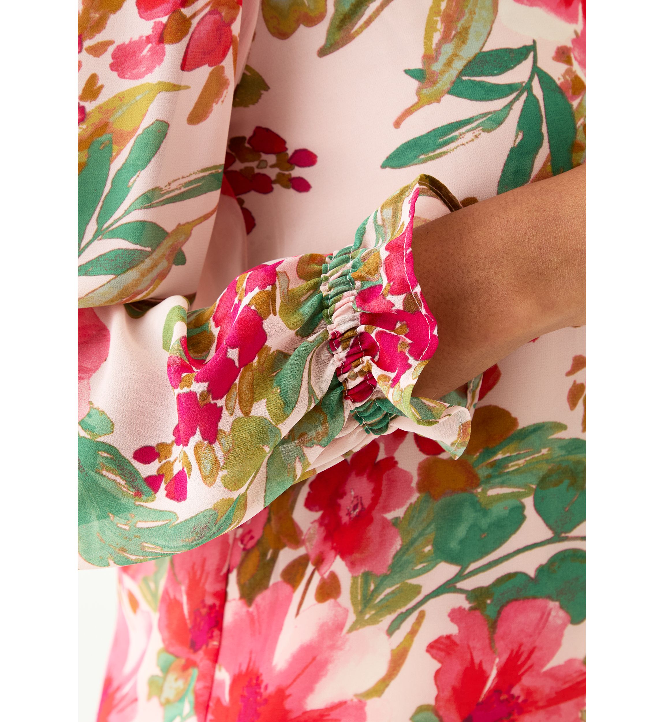 Petite Floral Print V-Neck Button Front blouse