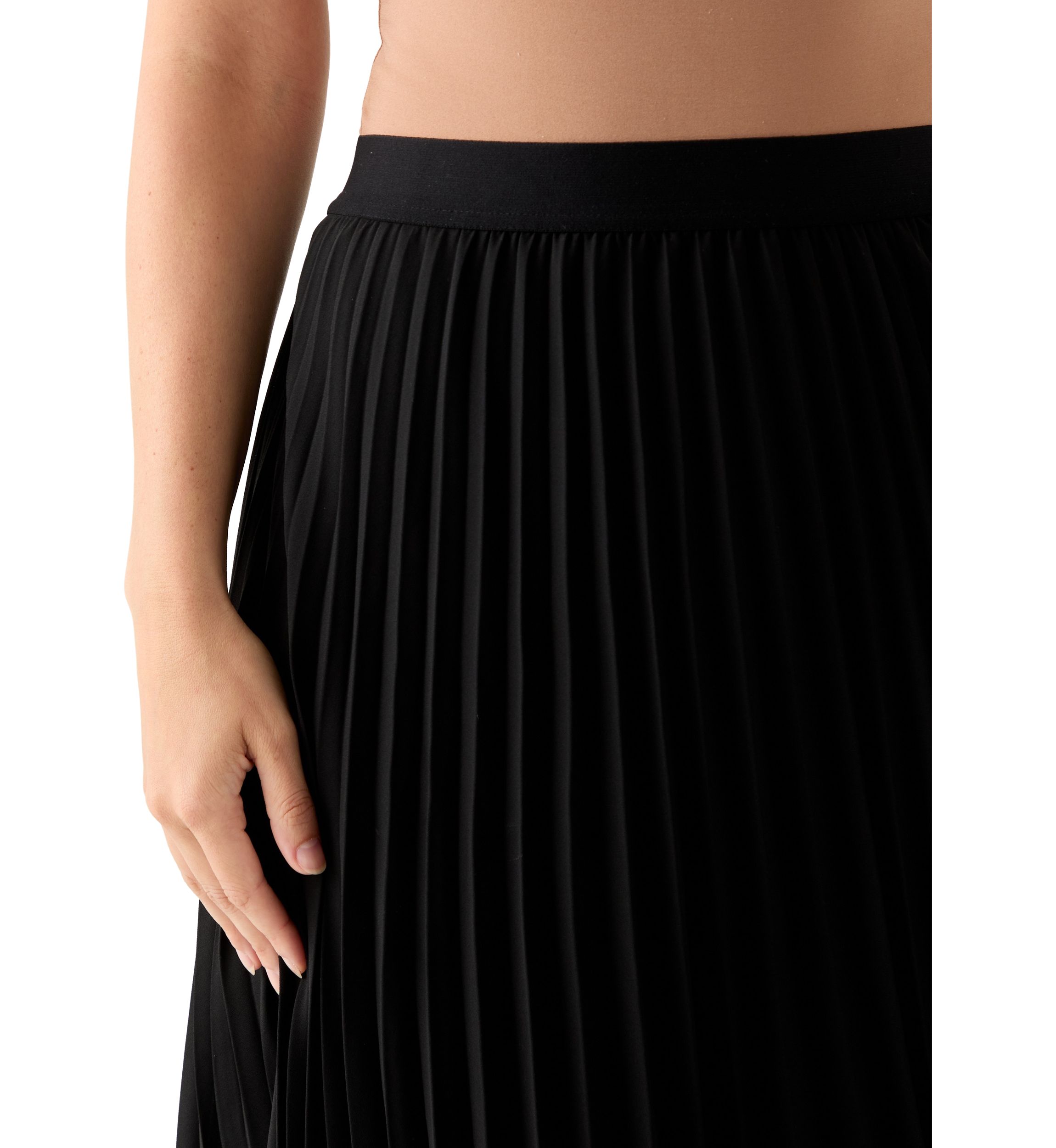 Womens Pull-On Pleated Skirt