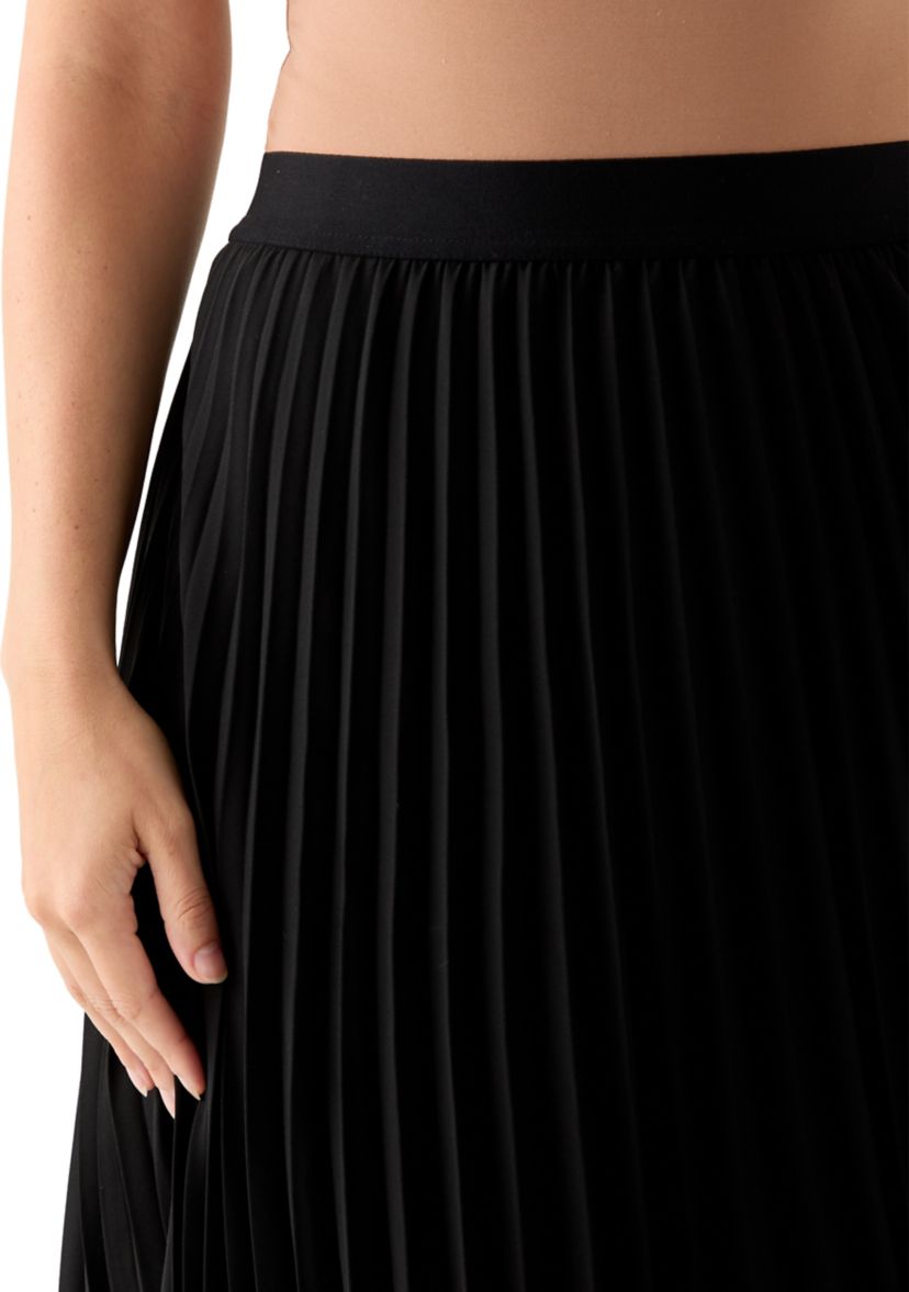Womens Pull-On Pleated Skirt