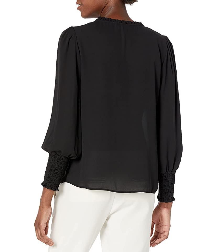 Elegant Blouse with 3 Button Closue + Smock Shoulder