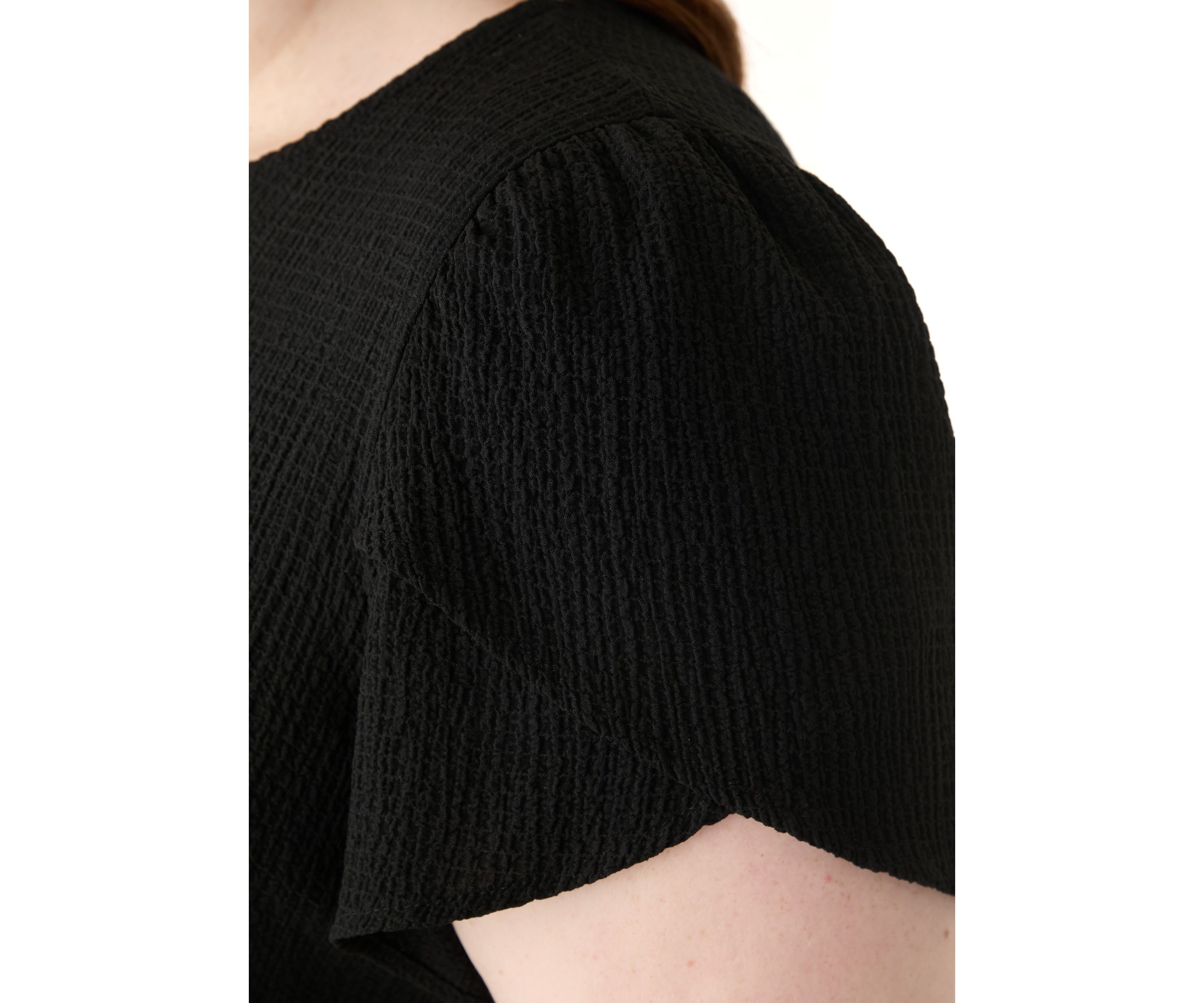 Plus Size Short Tulip Sleeve Top