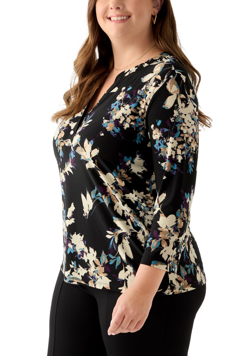 Plus Size 3/4 Knit Henley Top