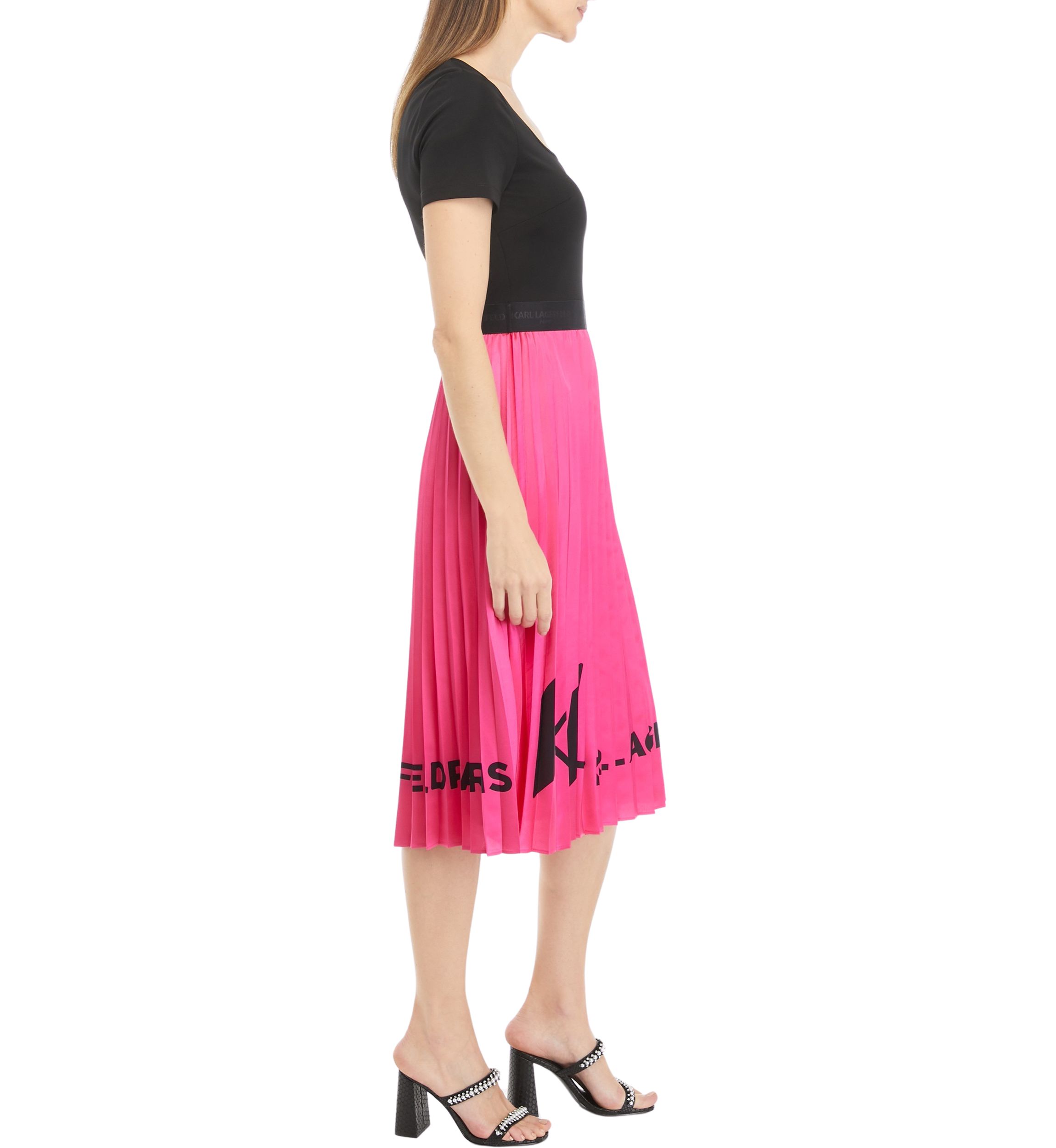 Womens Short Sleeve Square Neck Pleated Dress