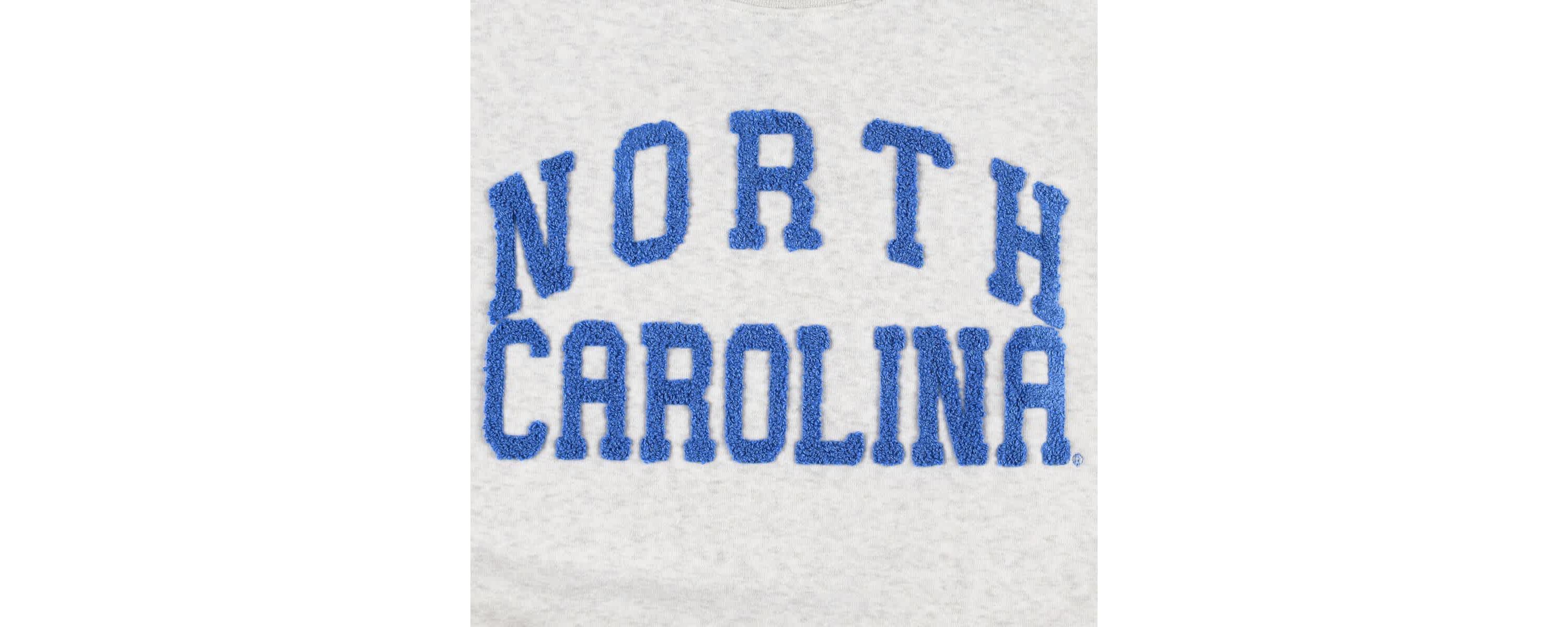 NCAA North Carolina Tar Heels Core Chenille Cropped Pullover Sweatshirt