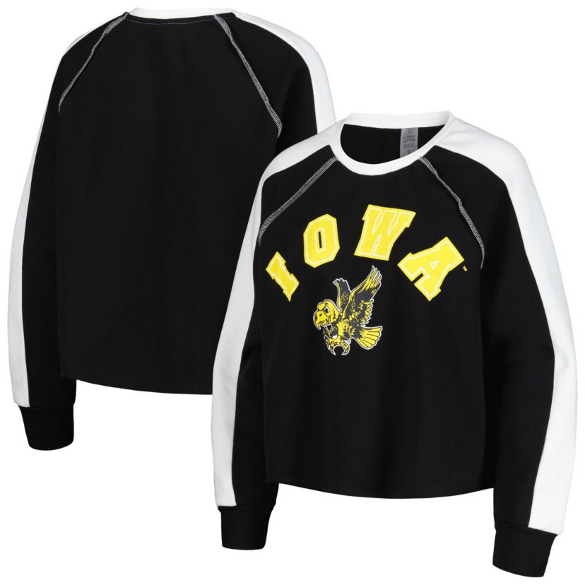 NCAA Iowa Hawkeyes Blindside Raglan Cropped Pullover Sweatshirt