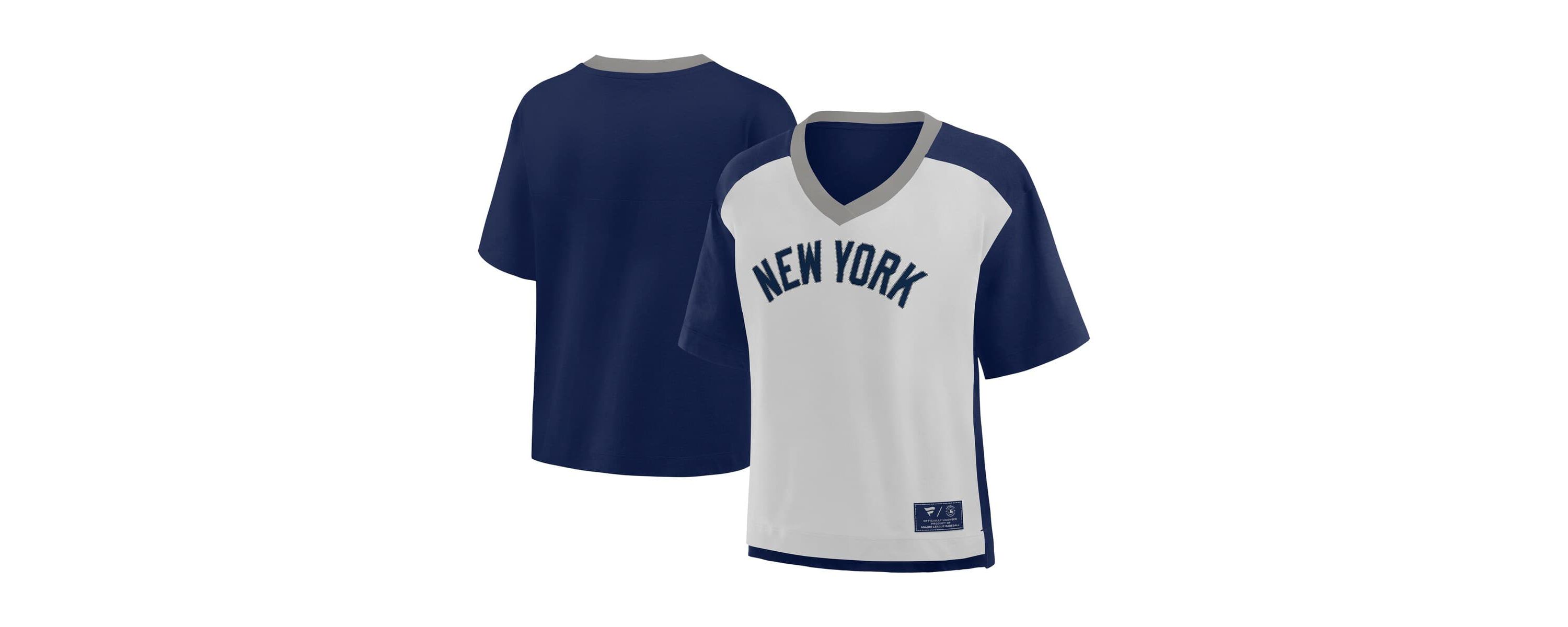 MLB Fanatics New York Yankees Oversized Race To Win V-Neck T-Shirt