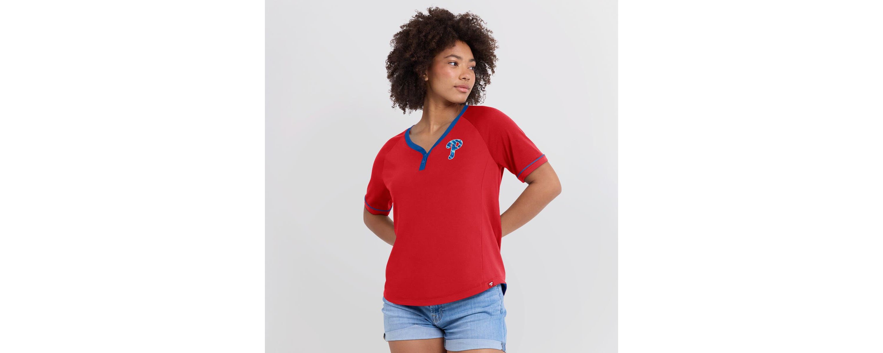 MLB Fanatics Philadelphia Phillies League Diva Star Raglan V-Neck T-Shirt