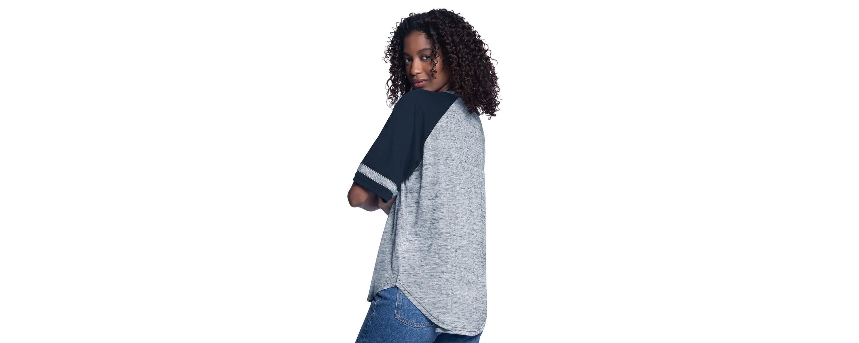 MLB Houston Astros Hall of Fame Raglan Oversized Half-Sleeve V-Neck Top