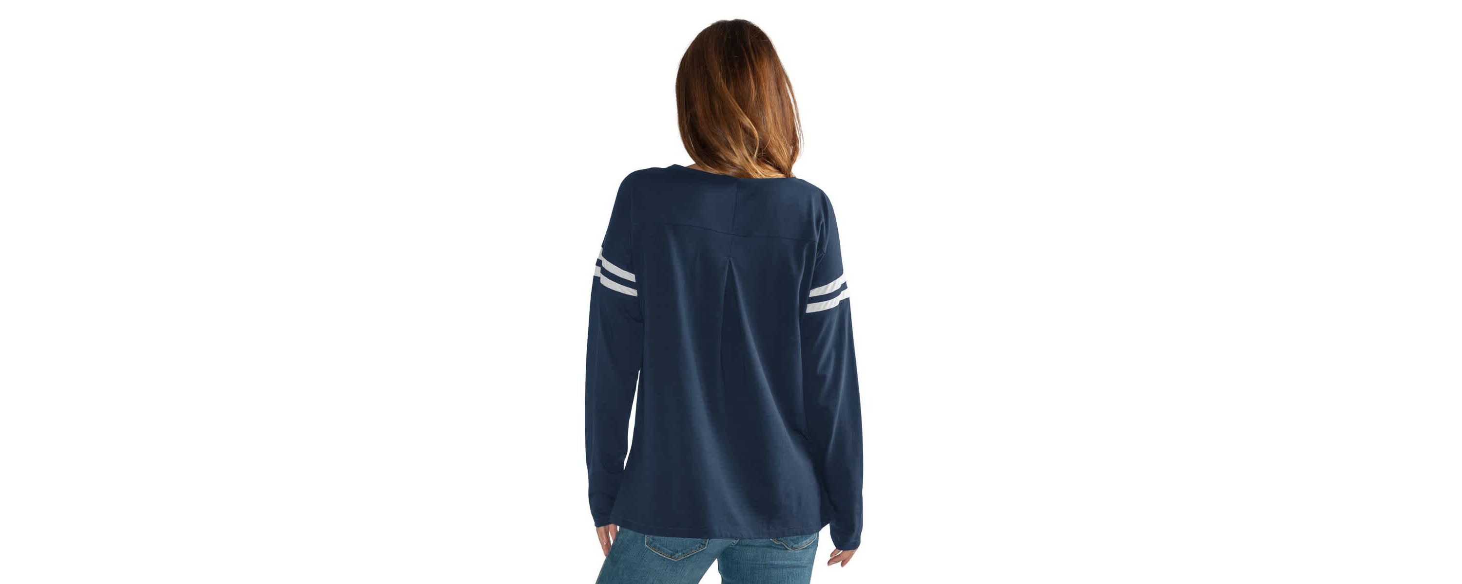 MLB Atlanta Braves Free Agent Distressed Long Sleeve Scoop Neck T-Shirt