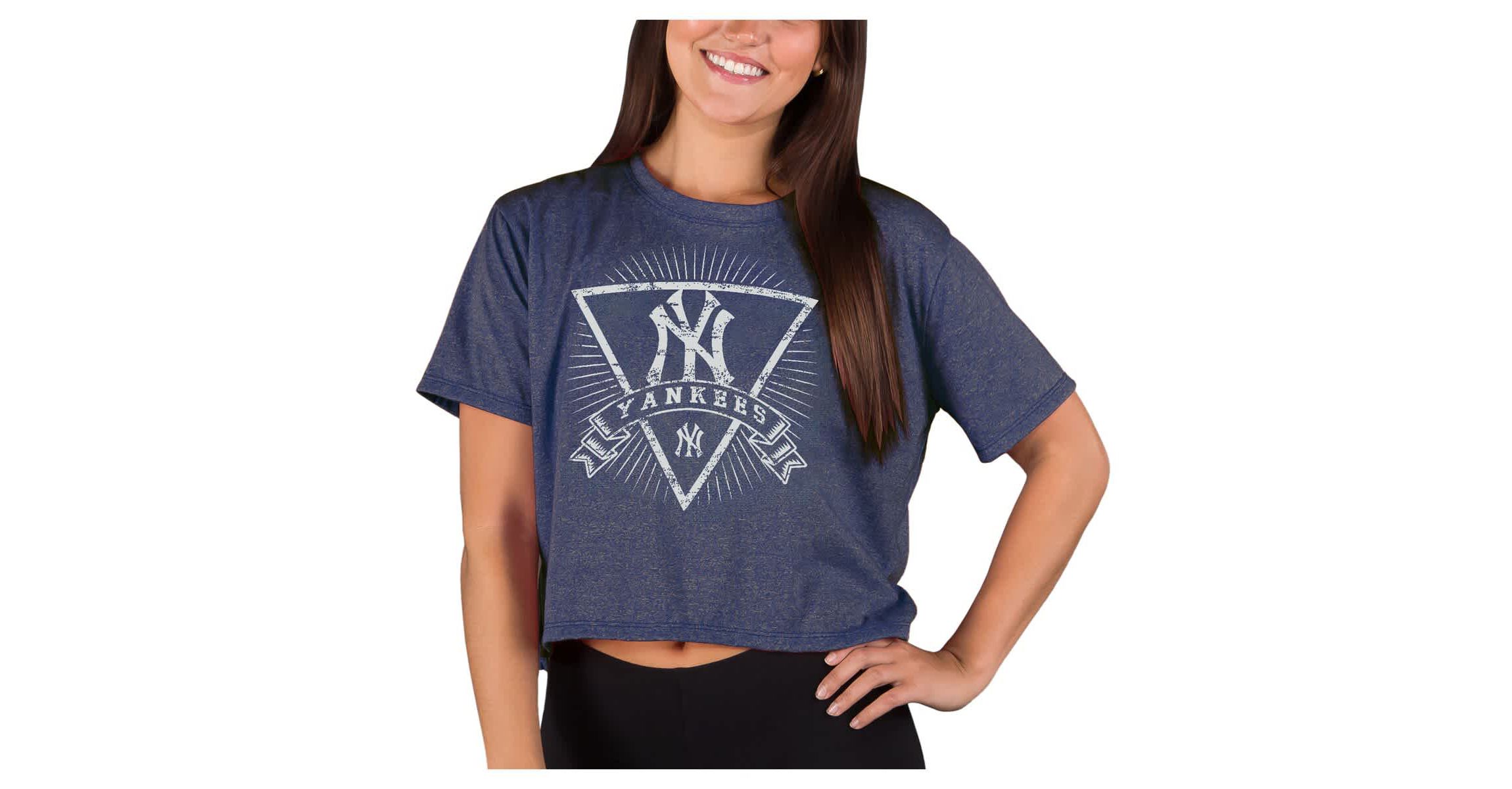 MLB New York Yankees Distressed Quest Boxy Cropped Top